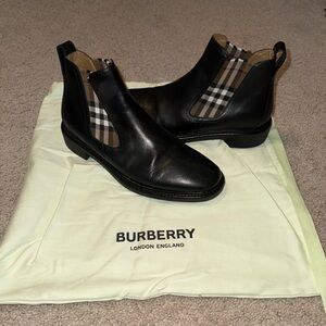 Burberry Leather Boots 41
